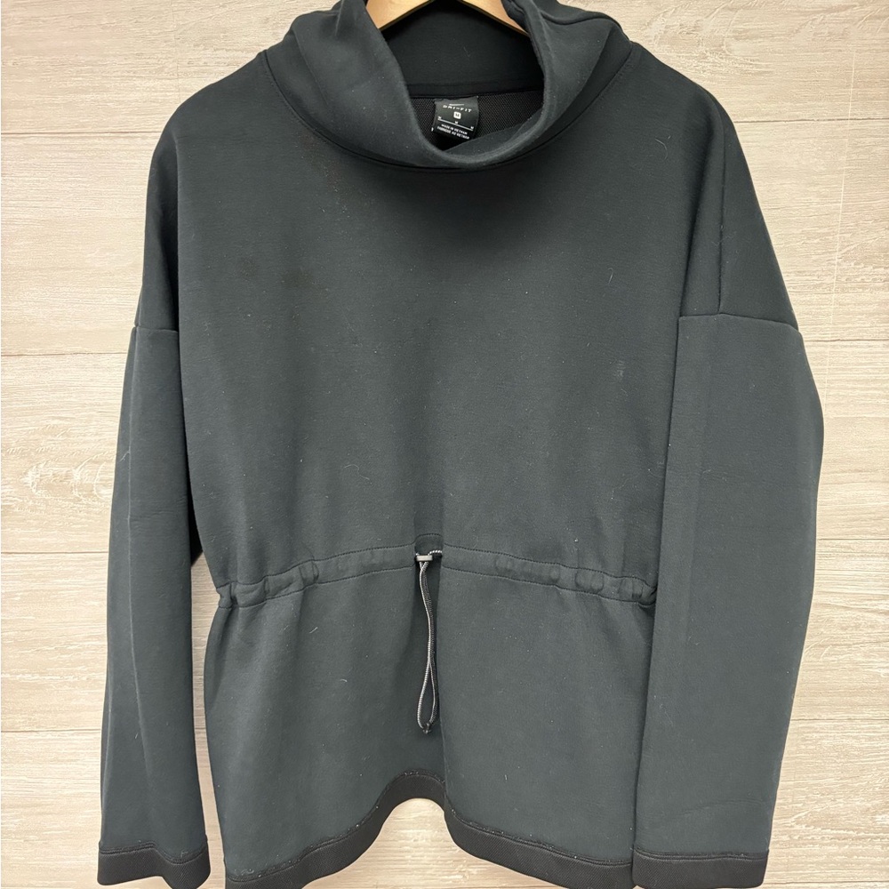 * | Nike | pullover. Size M.